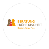 Stillen ist natürlich - und manchmal dennoch voller Fragen.
Unser Stilltreff bietet dir einen geschützten Ort, um dich auszutauschen, Unterstützung zu finden und andere Eltern kennenzulernen.
